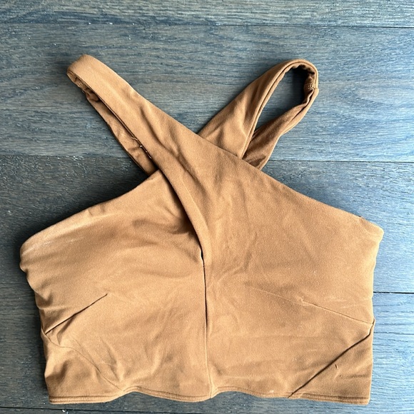 Lululemon align keyhole crop top with built in bra and removable pads - Picture 2 of 3